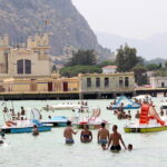 Turisti in crescita nel secondo trimestre 2025: schiarita sulle “spiagge vuote” e boom in montagna