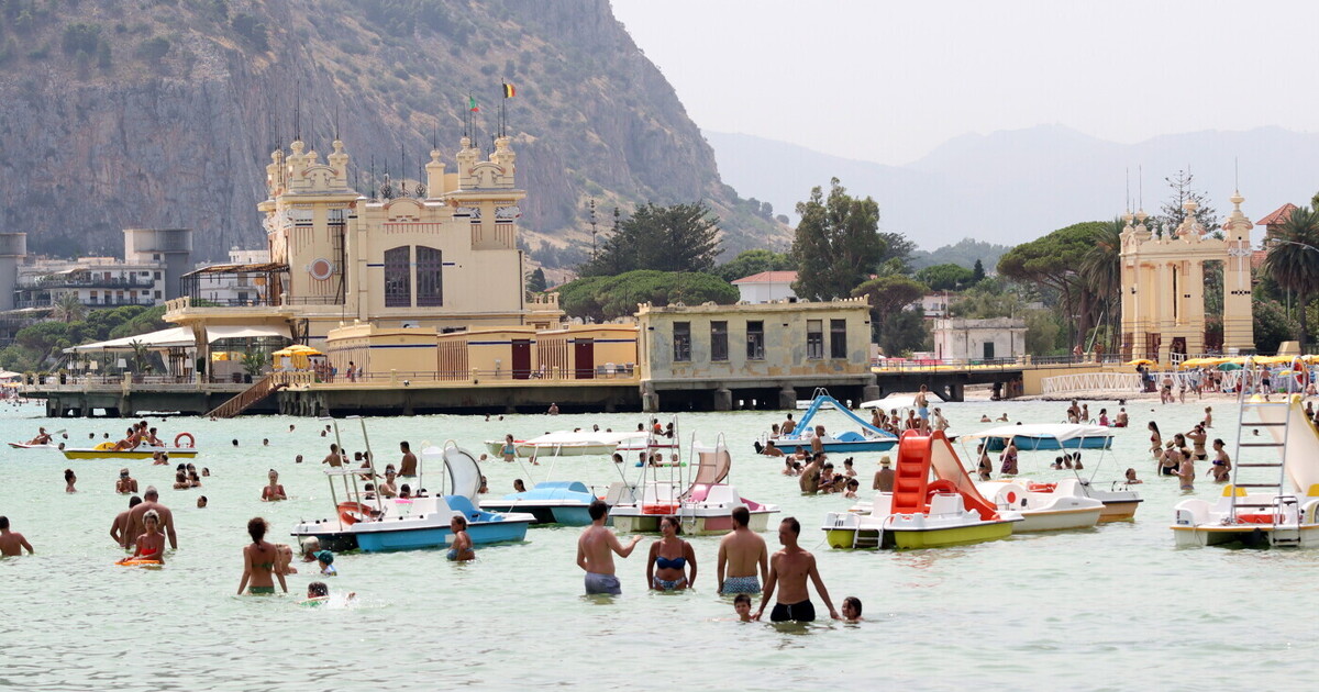 Turisti In Crescita Nel Second