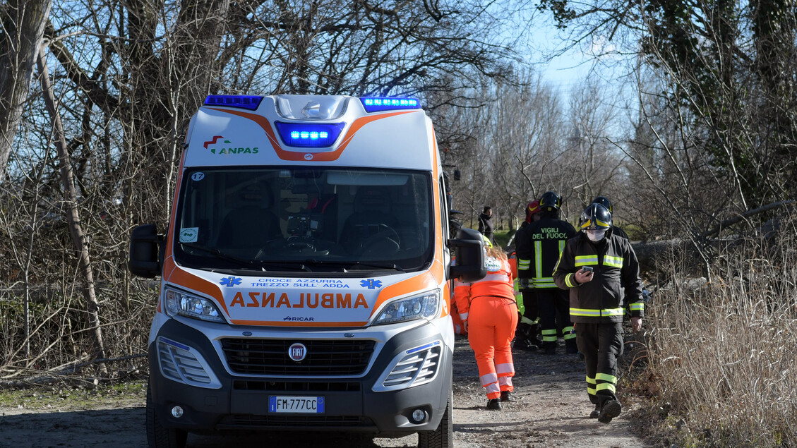 Uomo Ferito Da Colpi De28099Arma Da