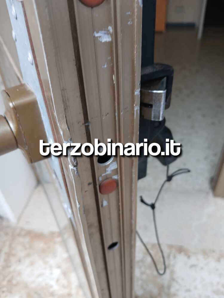 Vandalismo Nella Sede Di Sei A