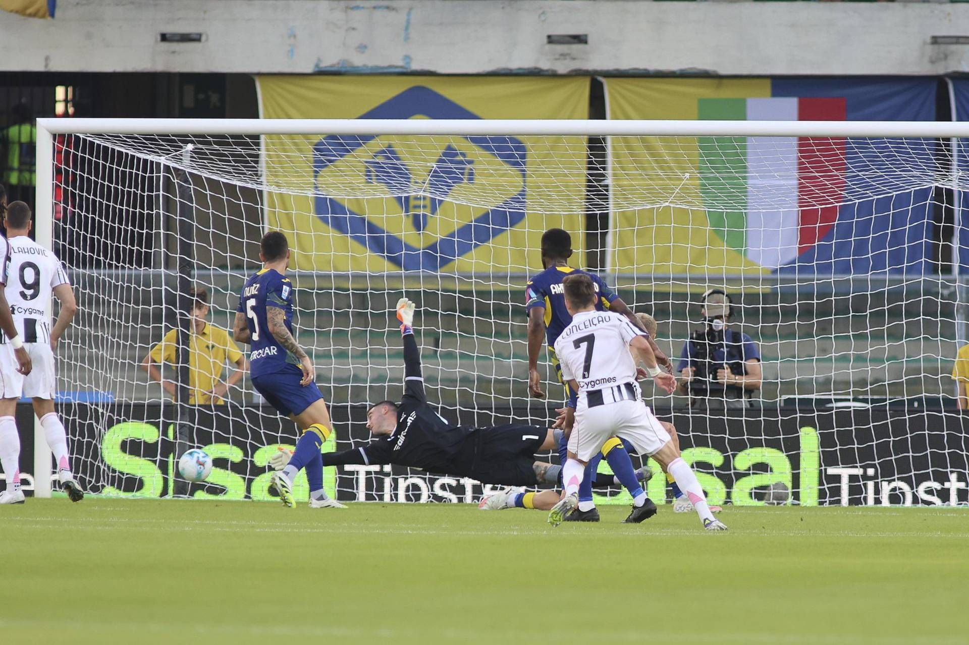 Verona Juventus Finisce 1 1 Al
