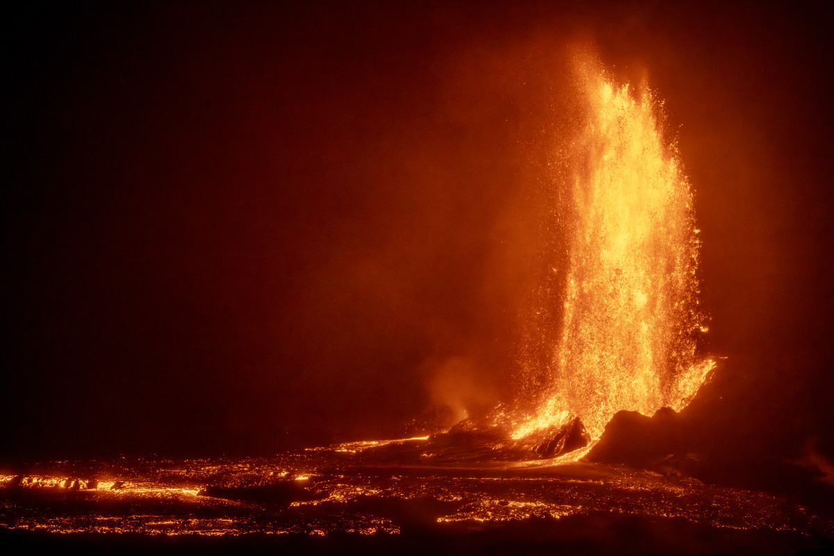 Hawaii, Il Vulcano Kīlauea Torna A Eruttare: Spettacolari Fontane Di Lava Alte 100 Metri Illuminano La Notte E Coprono Il Cielo Di Cenere 2 Volcano Eruption In Volcano National Park Hawaii
