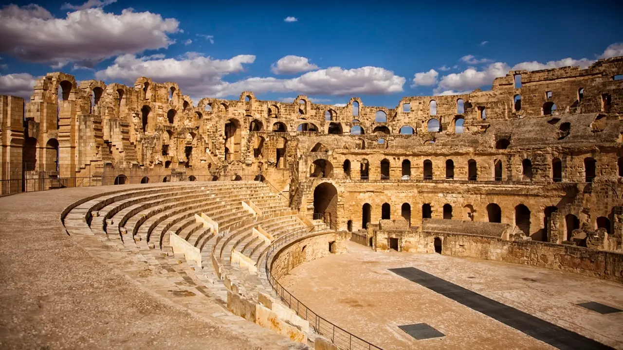Tra Le Meraviglie Nascoste Del Mondo: Dove Sorge L’anfiteatro Che Incanta Più Del Colosseo? 1 Tra Le Meraviglie Nascoste Del Mondo: Dove Sorge L’anfiteatro Che Incanta Più Del Colosseo?