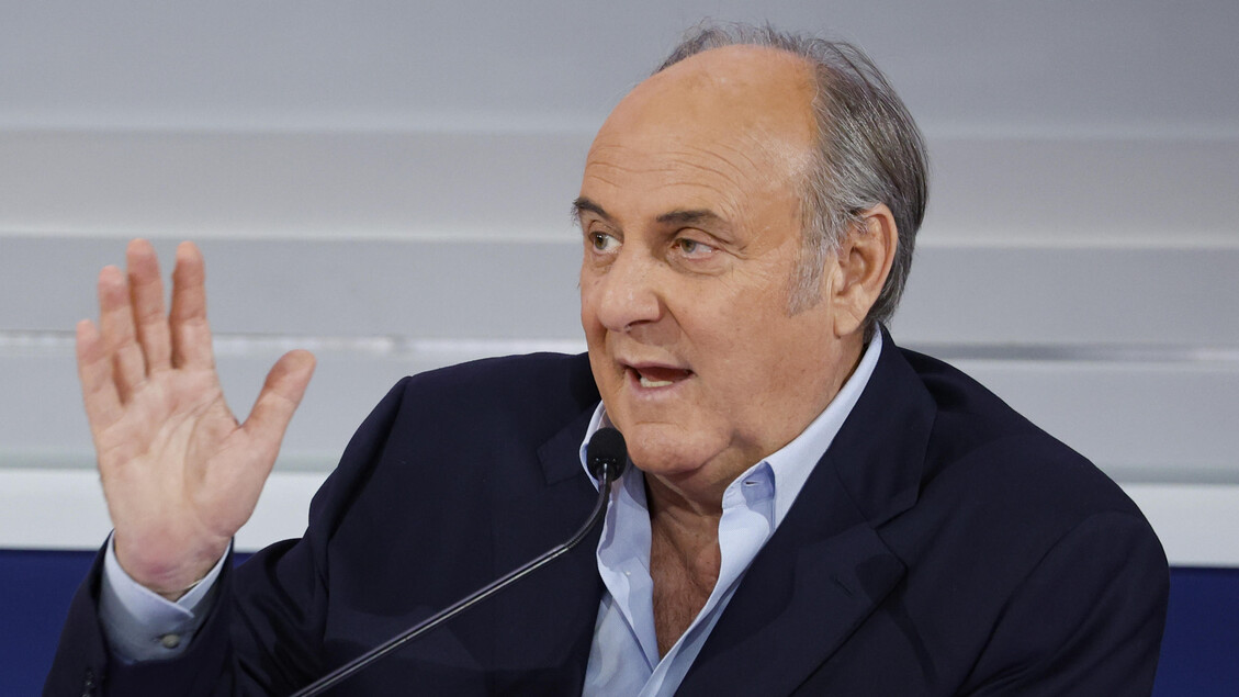 Scotti esprime gratitudine per il premio Agnes dedicato alla televisione