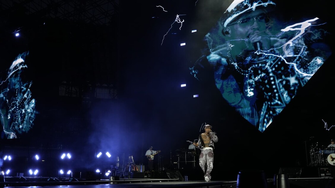 Geolier infiamma il Maradona con la performance di 50 Cent