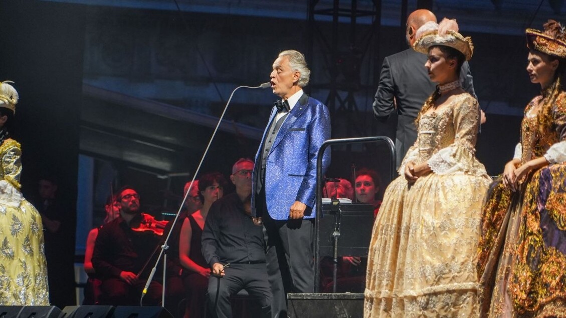 Bocelli incanta Piazza San Marco per il trentesimo anniversario di 'Romanza'