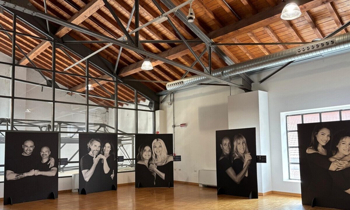 Donne raccontano le loro esperienze contro la violenza in mostra a Milano