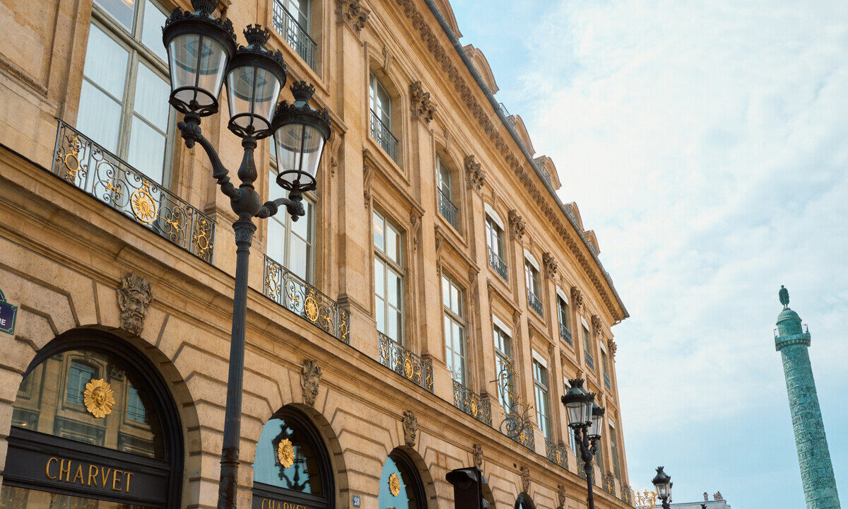 Chanel completa l’acquisizione della storica camiceria Charvet