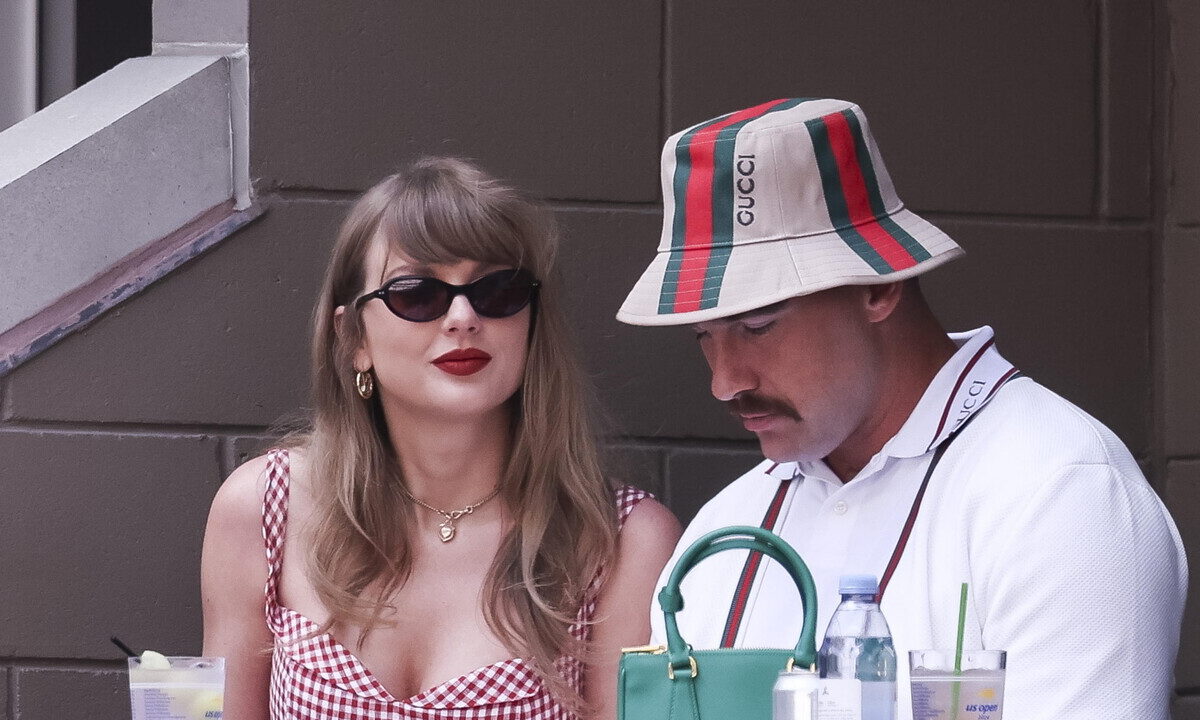 Empire State Building illumina il blu in onore di Taylor Swift e Travis Kelce