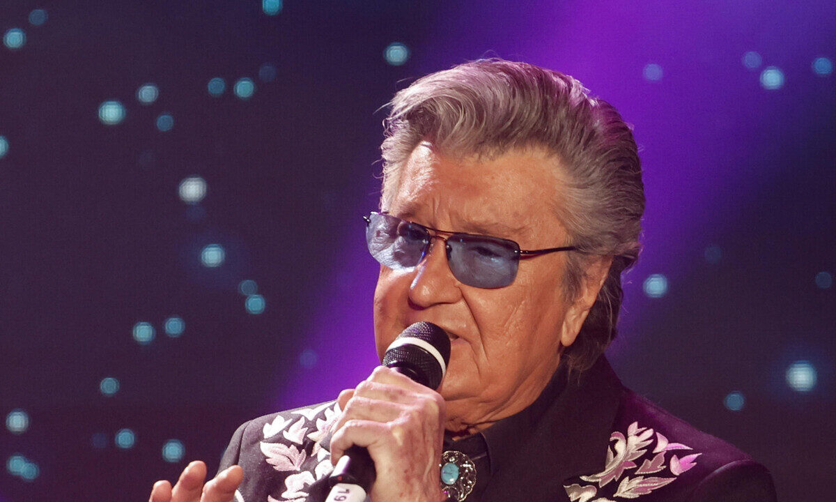 Bobby Solo e il Festival Tramonti: la sfida dei moscerini