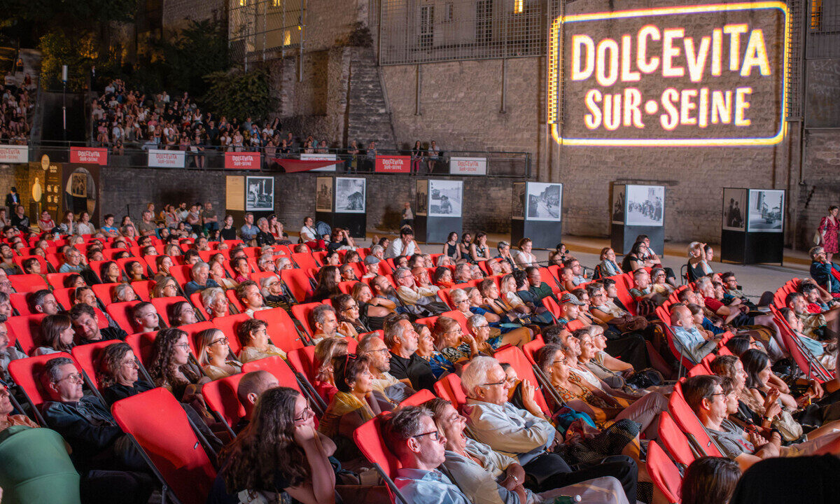 Dolcevita-sur-Seine 2026: affluenza record alle Arènes de Lutèce di Parigi