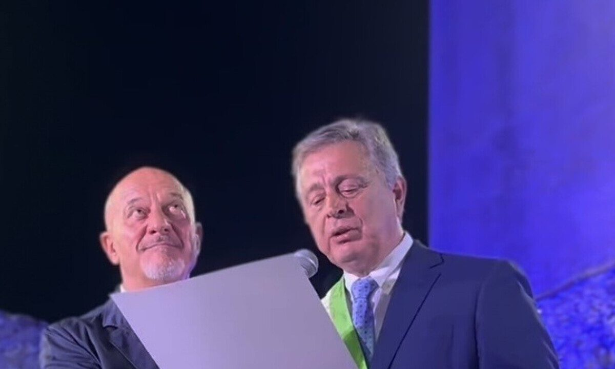 Claudio Bisio diventa cittadino onorario di Castellabate: la cerimonia
