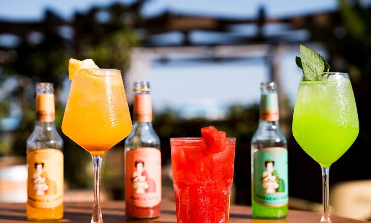 Sober curiosity: i giovani scelgono sempre più aperitivi senza alcol nel 2026