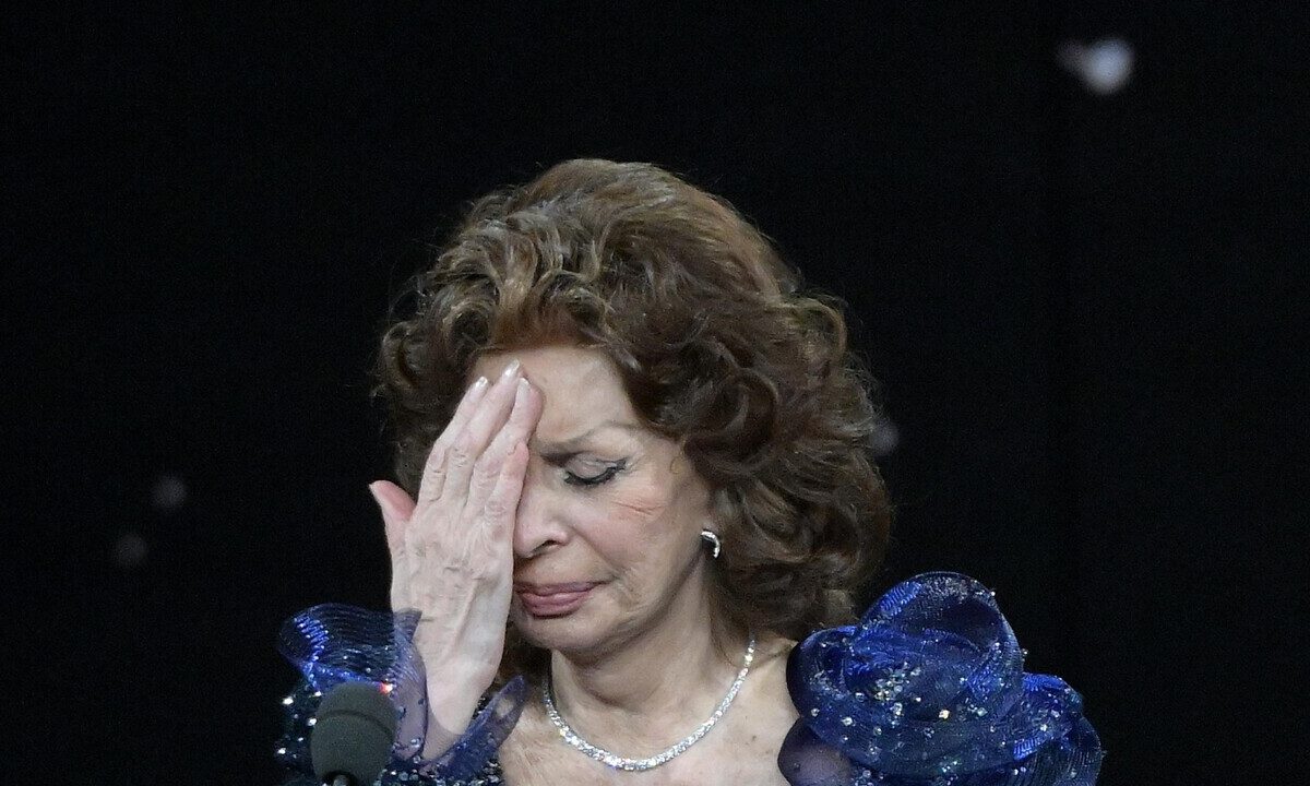 Alessandra Mussolini rassicura sulla salute di Sophia Loren: sta bene e non è ricoverata