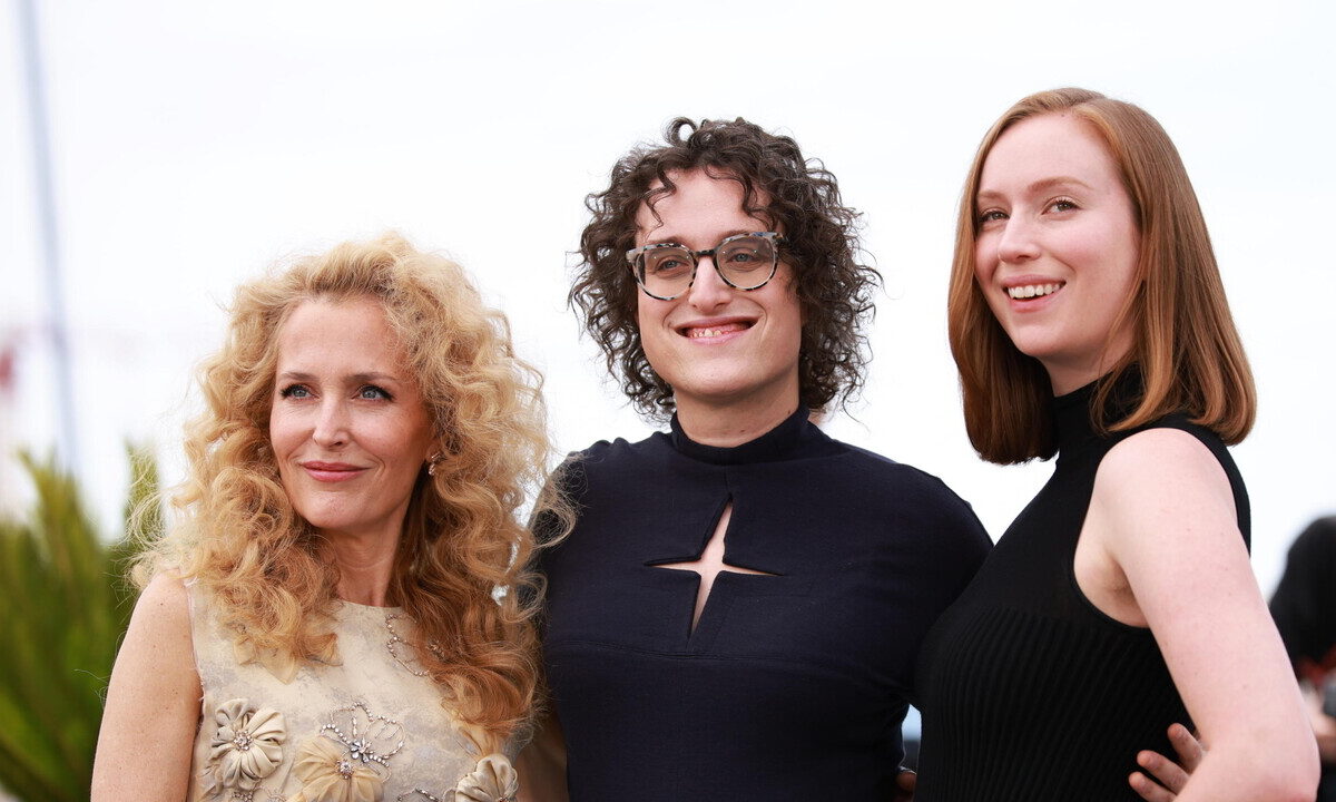 Gillian Anderson e Hannah Einbinder protagoniste di ‘Camp Miasma’ al Festival di Cannes
