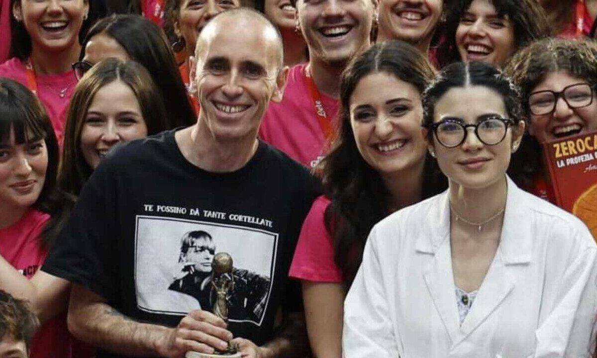 Zerocalcare a Giffoni: riflessioni su insicurezza e fragilità senza risposte certe