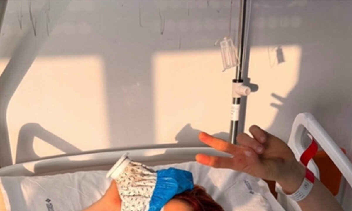 Noemi dopo la caduta dal palco: “Sto bene, ma ho bisogno di riposo