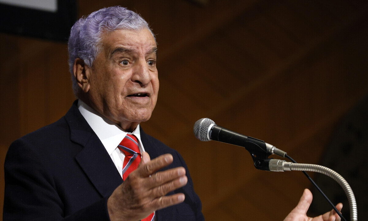 Zahi Hawass chiede il ritorno di Rosetta e Nefertiti: la sua missione a Marateale 2026