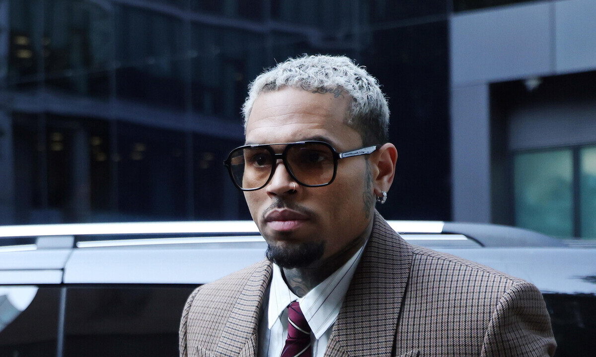 Chris Brown si dichiara colpevole di rissa in tribunale a Londra