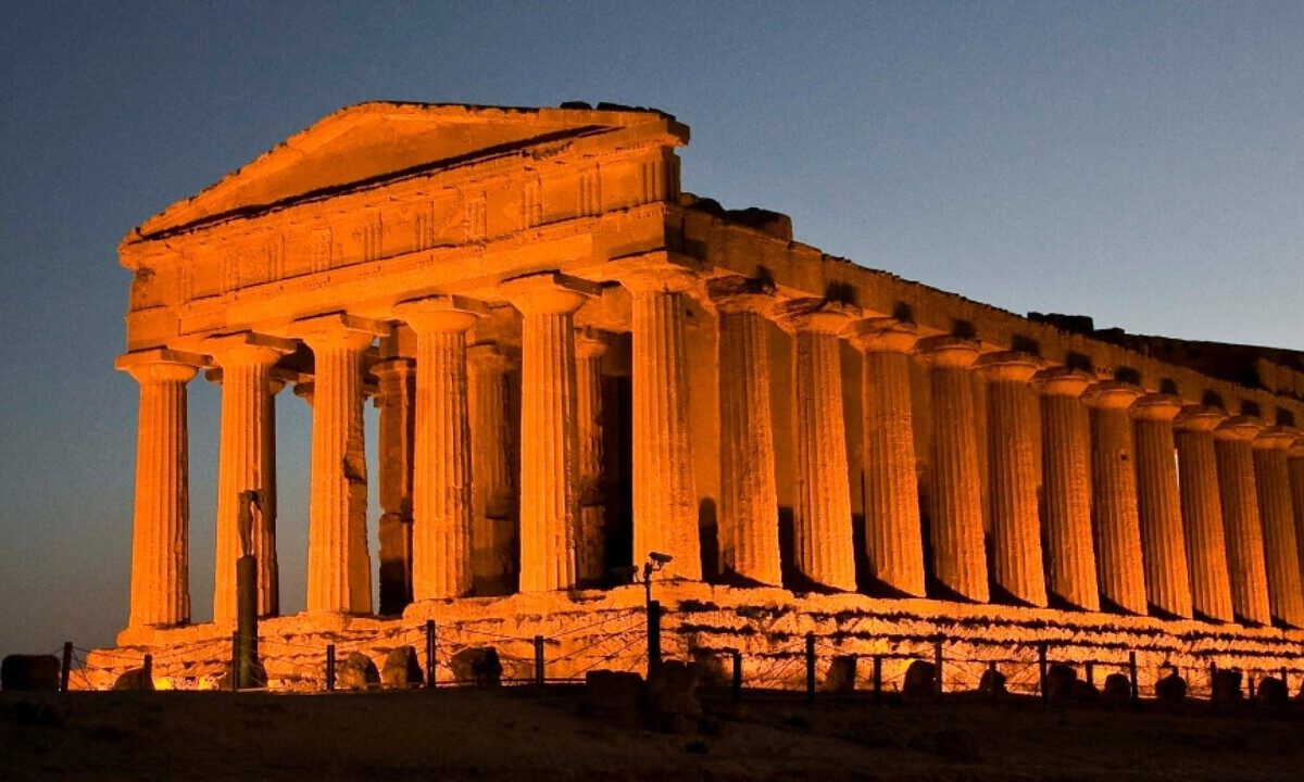 Aperture serali in agosto: monumenti italiani si illuminano per i visitatori