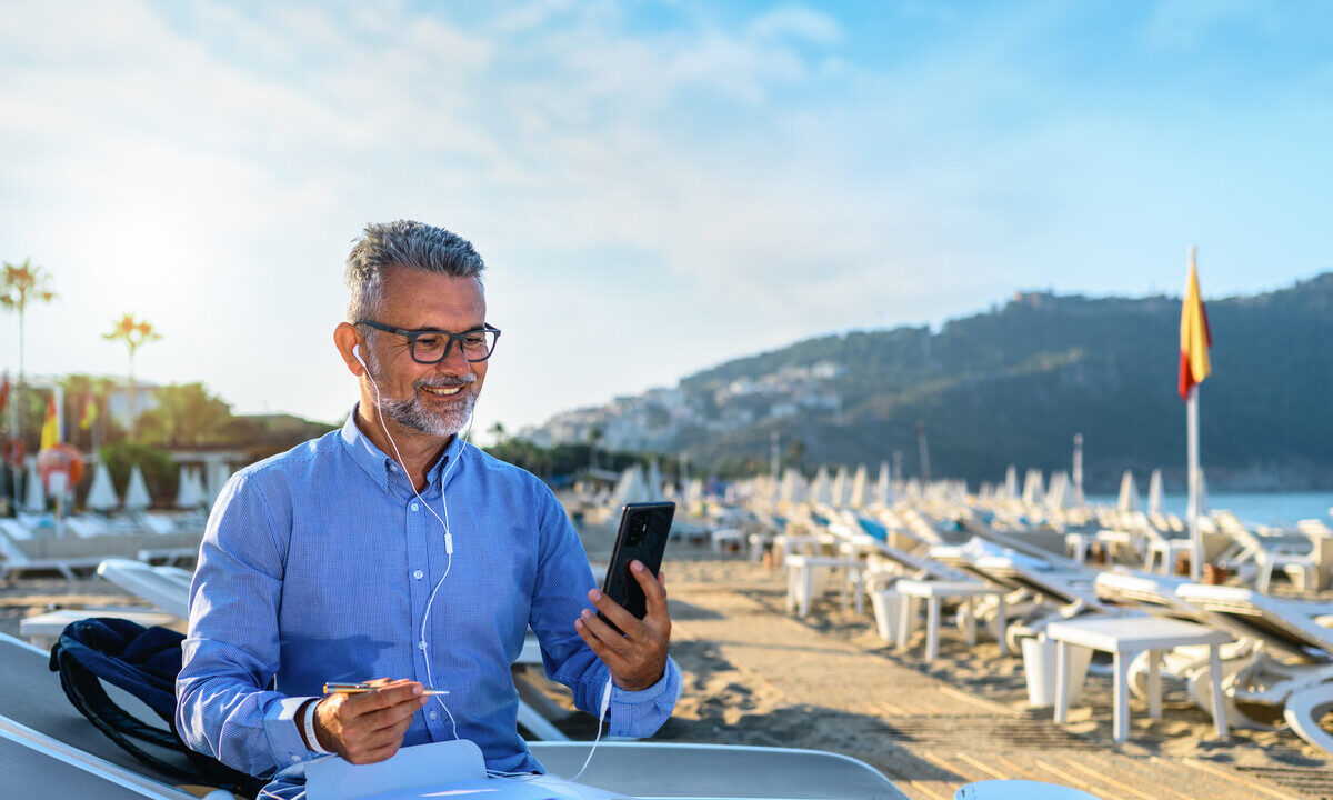Il lavoro invade le ferie: l'impossibilità di disconnettersi