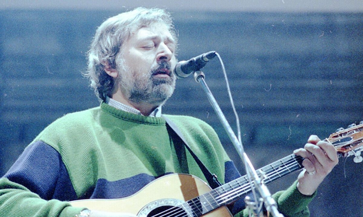 Francesco Guccini ci lascia: il Maestrone della musica italiana aveva 86 anni
