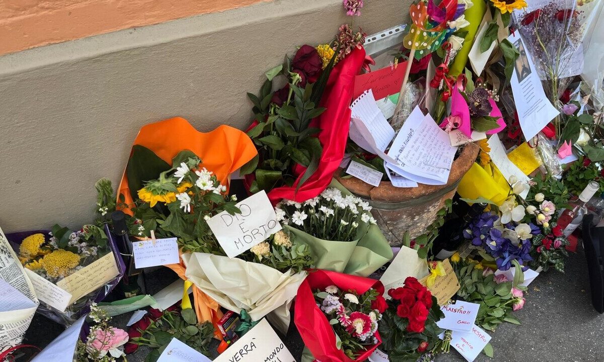 Tributi dei fan a Guccini: Bologna e Modena dichiarano lutto cittadino