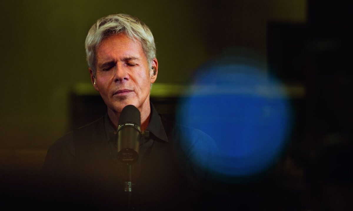 Paola Cortellesi presenta Frammenti: il nuovo progetto di Claudio Baglioni sui social