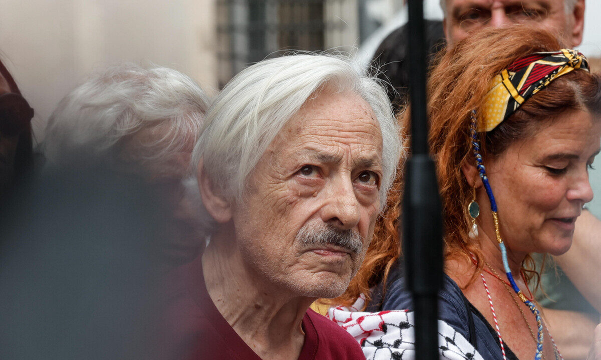 Leo Gullotta accusa la Regione siciliana di averlo escluso da un premio teatrale