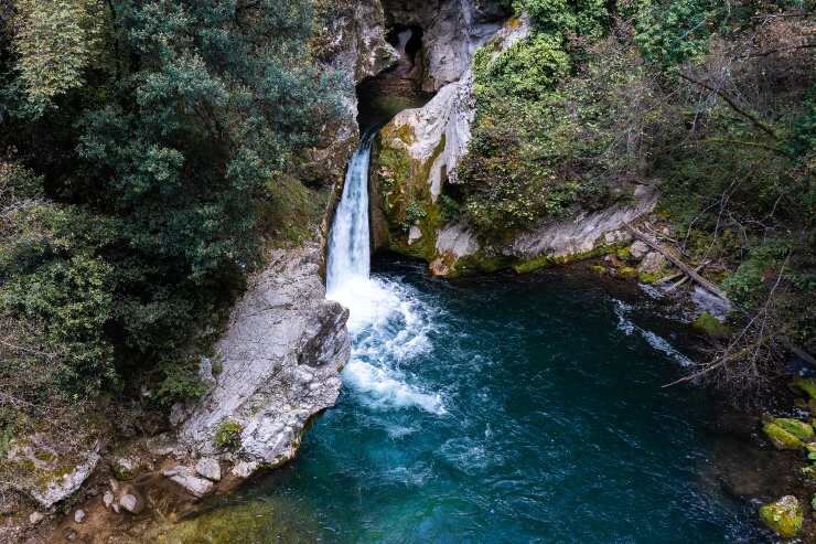 Ponte del 1° maggio 2026, Subiaco riapre la stagione outdoor: Vivere l’Aniene rilancia il turismo fluviale nel Lazio