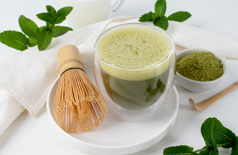 Tè matcha: perché tutti ne parlano e quali sono davvero i suoi benefici